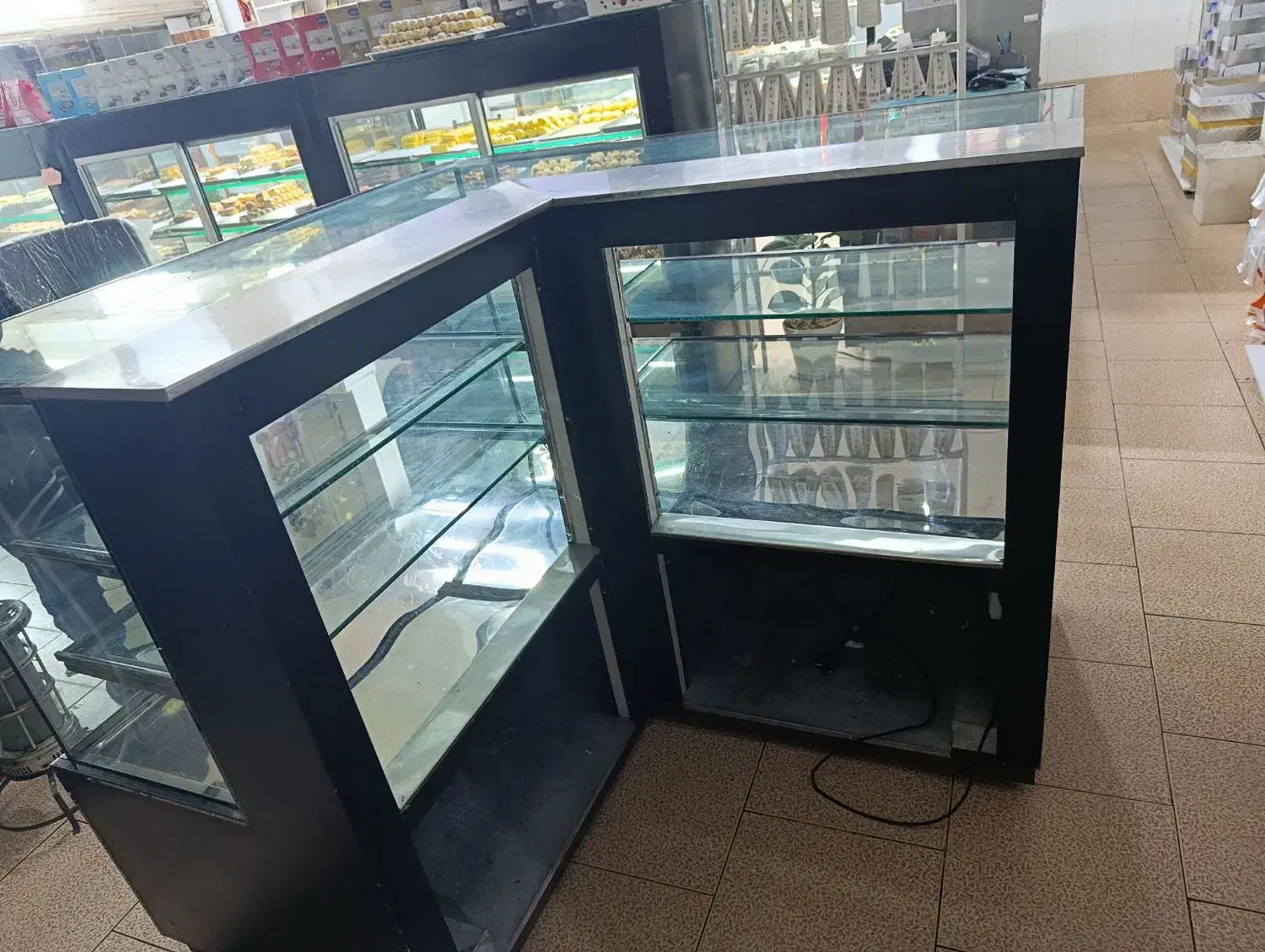 ویترین مغازه|فروشگاه و مغازه|آباده, |دیوار