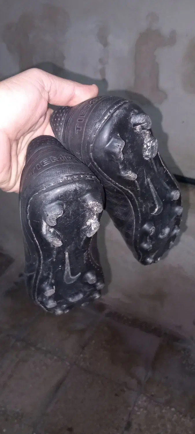 کفش استوک دار چمنی سالم|تجهیزات ورزشی|قائم‌شهر, |دیوار