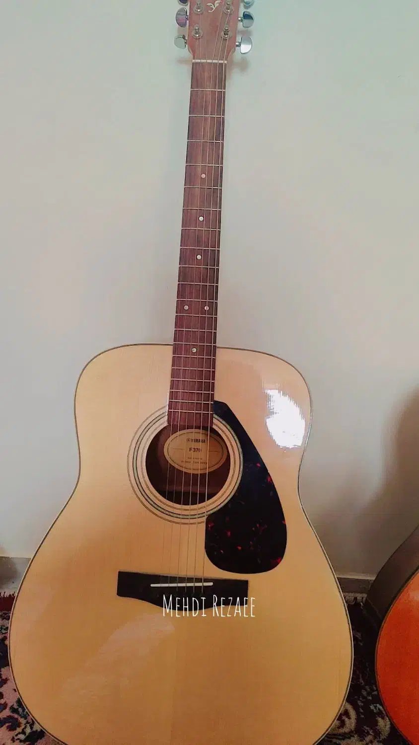 گیتار یاماها و اکوستیک|گیتار، بیس، امپلیفایر|خمینیشهر, |دیوار