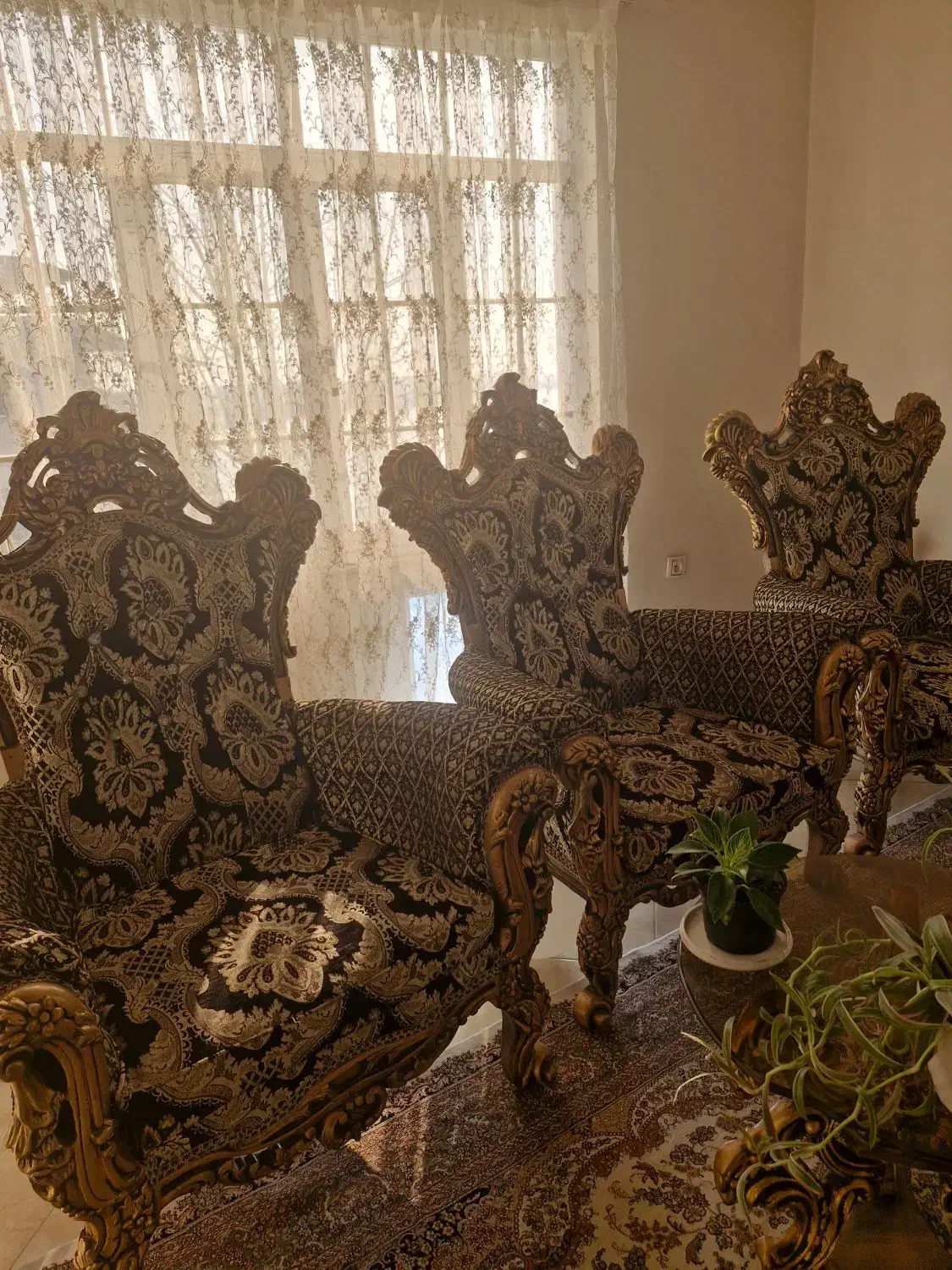 مبل سلطنتی و جلو مبلی|مبلمان خانگی و میز عسلی|آستارا, |دیوار