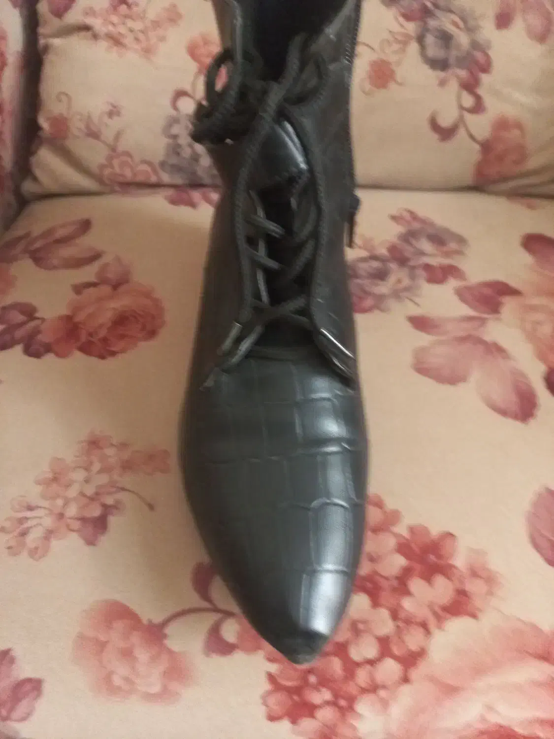 پوتین|کیف، کفش، کمربند|گرگان, |دیوار