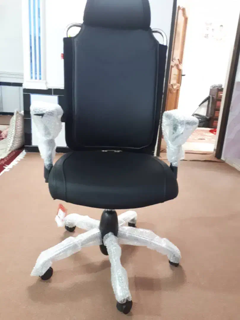 صندلی مدیریتی سفارشی|صندلی و نیمکت|قیروکارزین, |دیوار