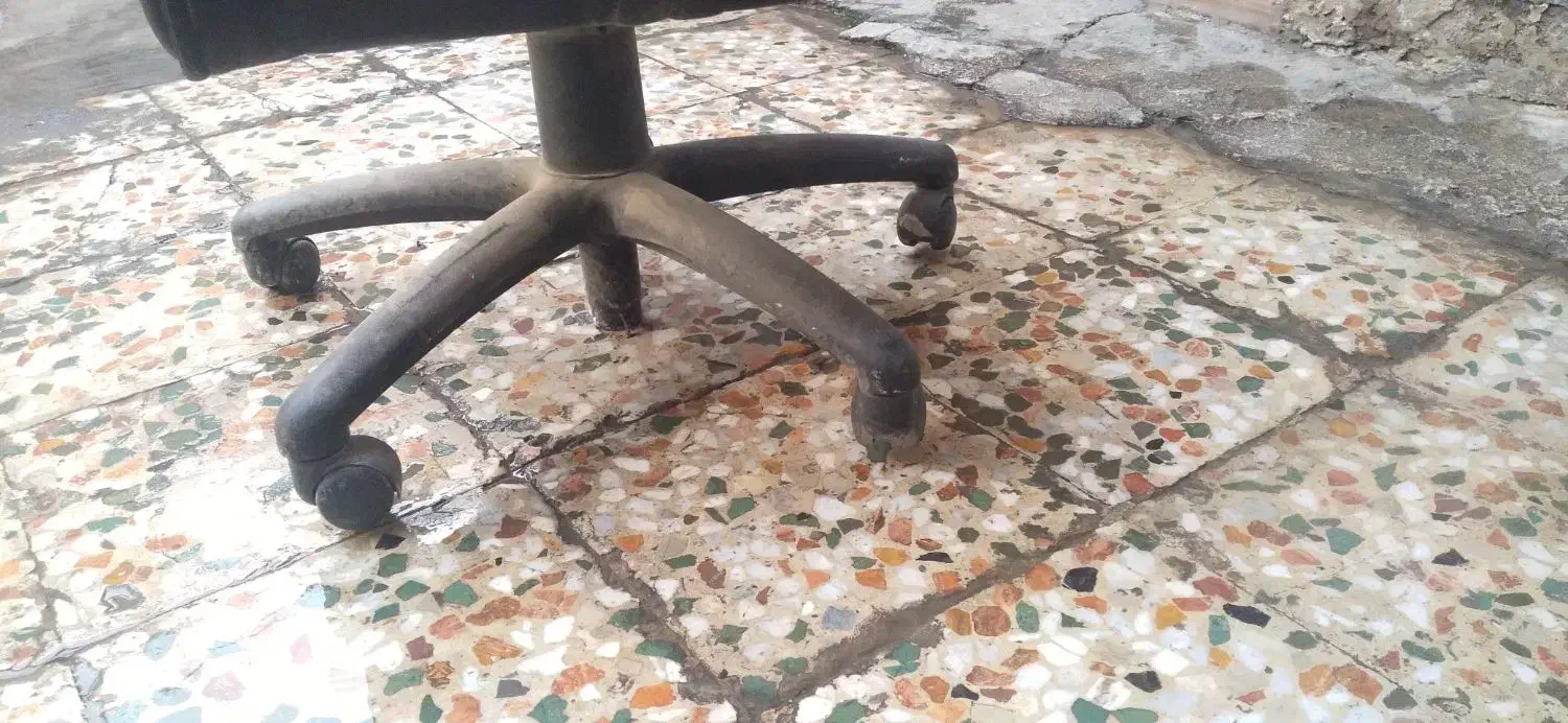 صندلی چرخدار|صندلی و نیمکت|اهواز, منبع اب|دیوار