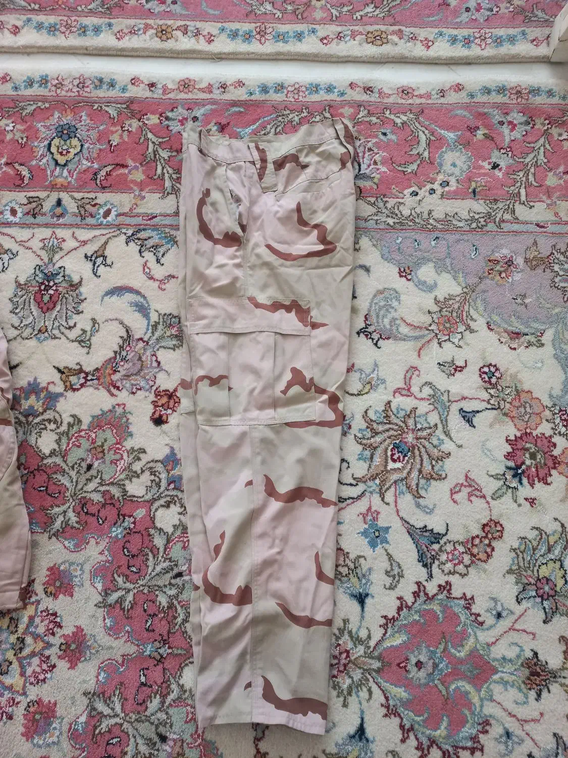 لباس مرزبانی|لباس|گلبهار, شهر جدید گلبهار|دیوار