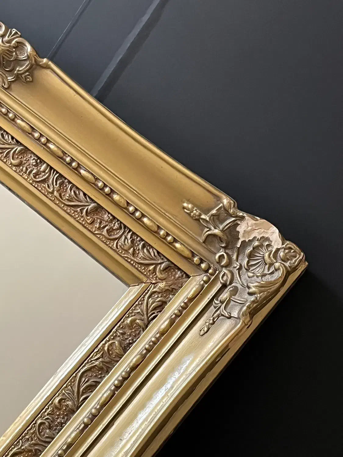 آیینه|آینه|تهران, خلیج فارس|دیوار