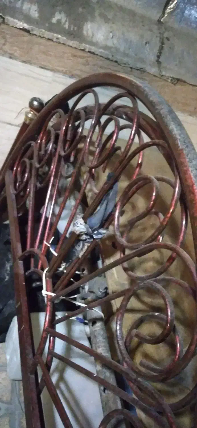 تخت دو نفره فلزی|تخت و سرویس خواب|بروجرد, |دیوار