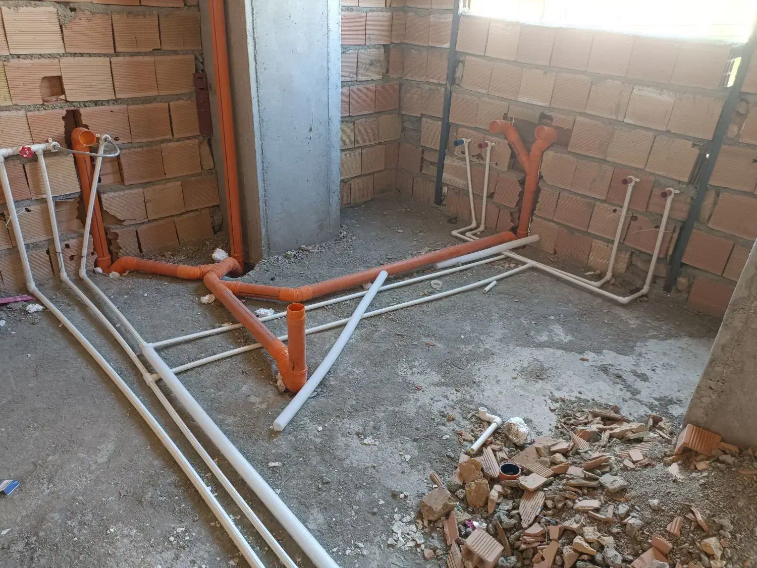 لوله کشی و تعمیر تاسیسات|خدمات پیشه و مهارت|آبیک, |دیوار