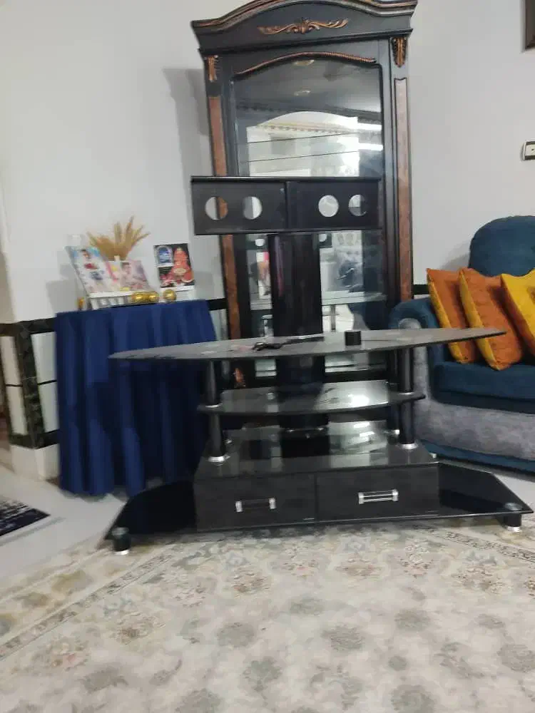 میز تلوزیون و ویترین|میز تلویزیون|شاهین‌شهر, شهرک میلاد|دیوار