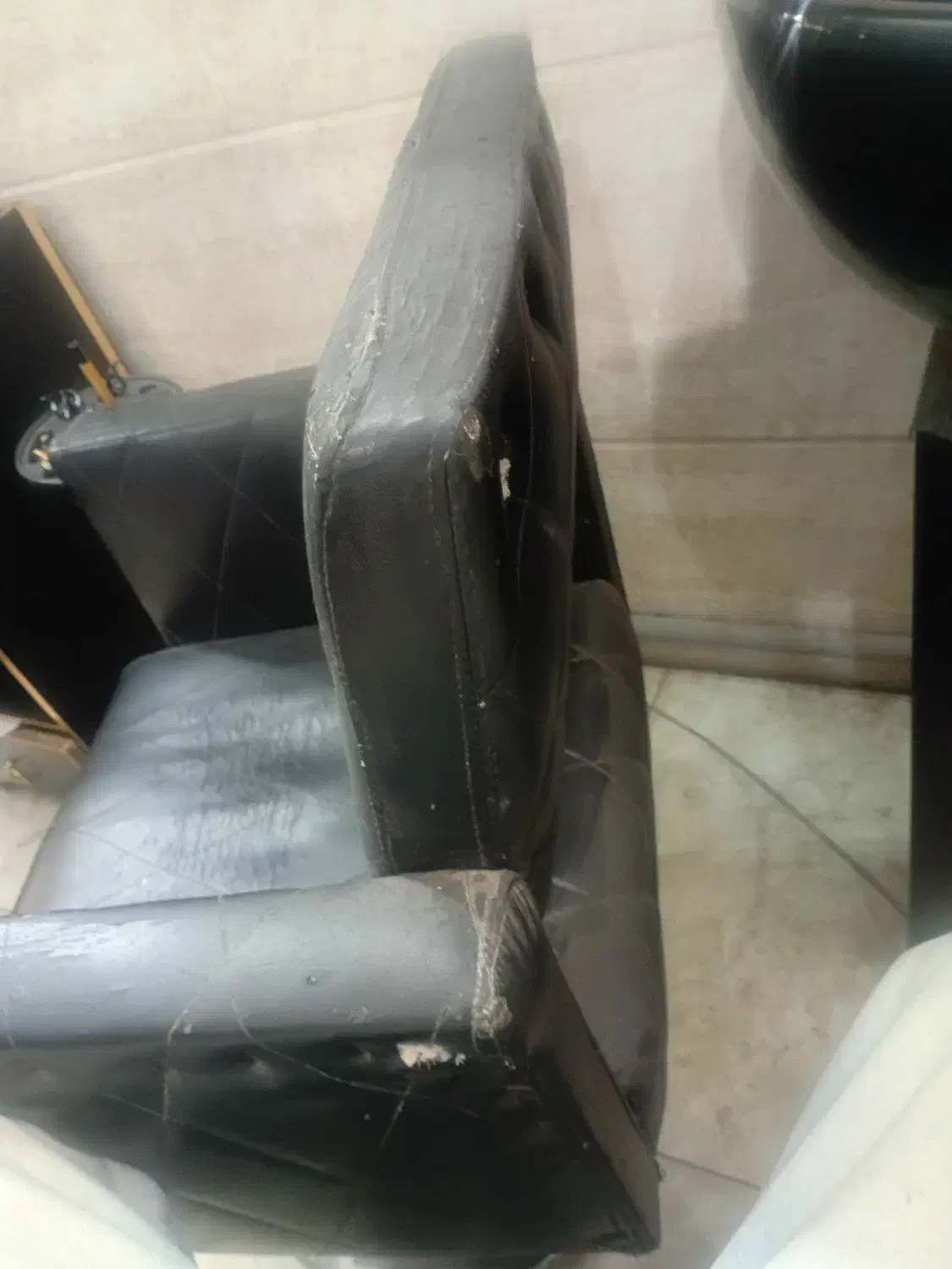 صندلی ارایشگری|آرایشگاه و سالن‌های زیبایی|شهریار, دهشاد بالا|دیوار