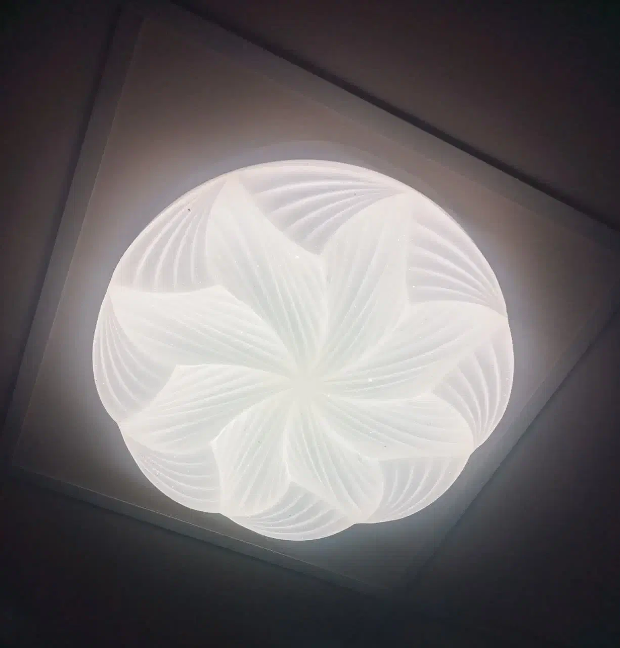 فروش لوستر های سه حالته قیمت اقتصادی|لوستر و چراغ آویز|قم, شهدا|دیوار