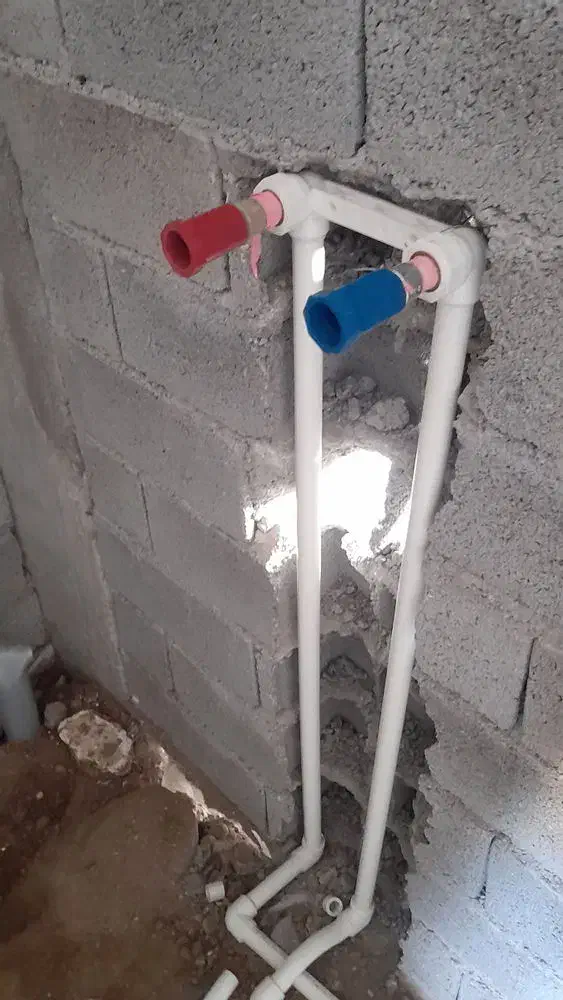 لوله کشی و نصب و تعمیر شیر الات آبگرمکن و پکیچ|خدمات پیشه و مهارت|تبریز, |دیوار