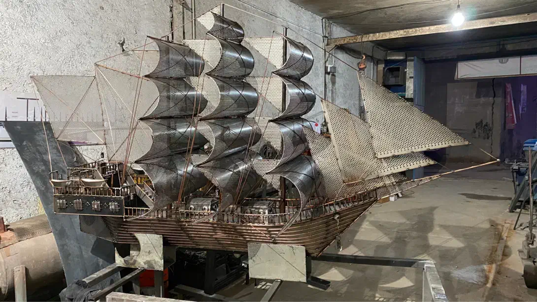 کشتی بادبانی دست ساز|مجسمه، تندیس، ماکت|اصفهان, باغ فدک|دیوار