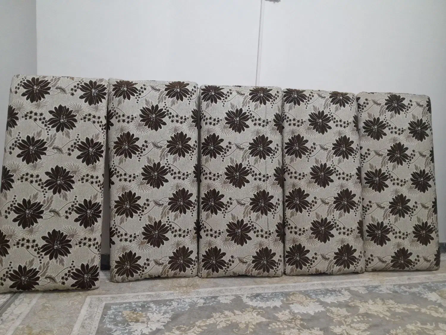 ۶عدد پشتی در حد نو 1500000|پشتی|ایلام, |دیوار