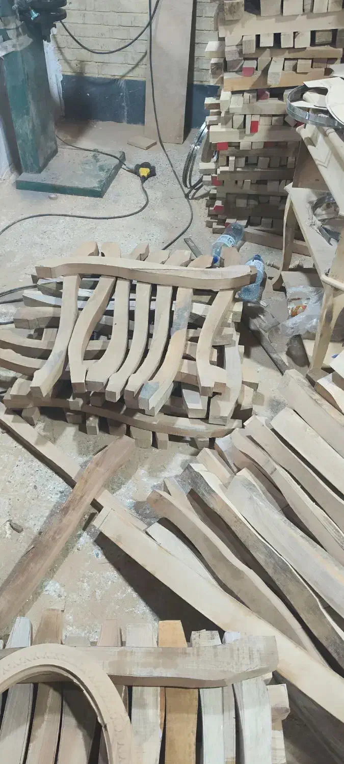 استخدام نجار برای چوبگیری با حقوق بالا|استخدام صنعتی، فنی، مهندسی|پردیس, سیاه سنگ|دیوار