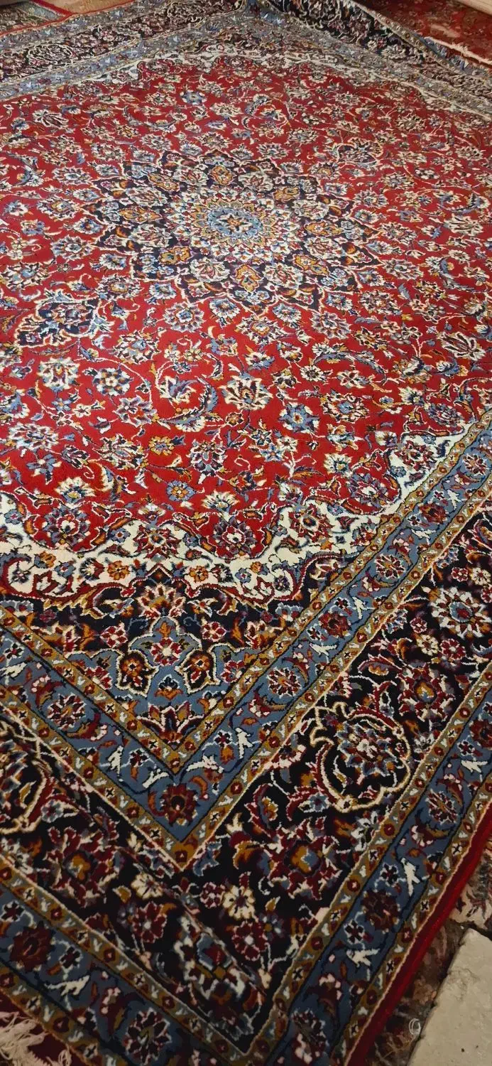 فرش ها ۱۲متری قرمز قیمت ها مناسب سالم تمام‌نخ|فرش|علی‌آباد کتول, |دیوار
