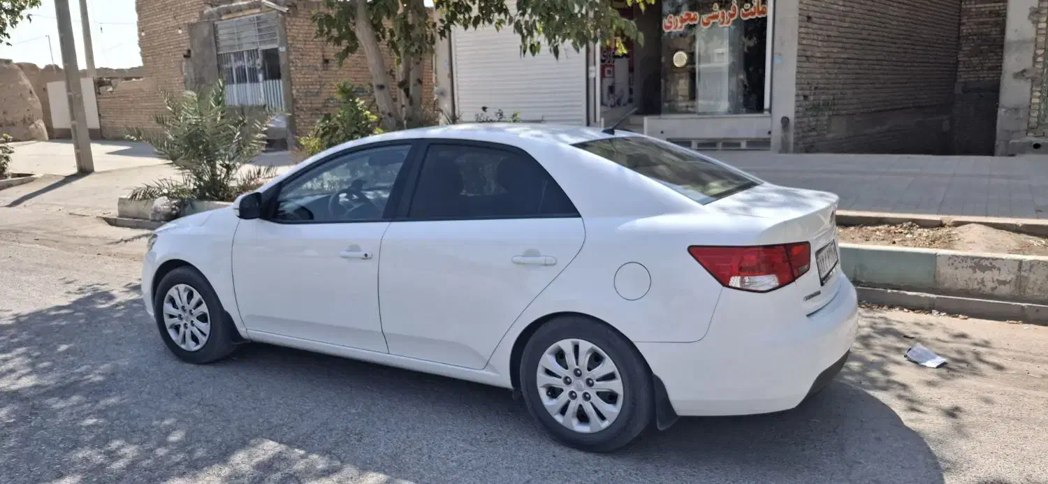 سراتو مونتاژ ۱۶۰۰ دنده ای مدل ۹۵|خودرو سواری و وانت|اصفهان, کوی امیریه|دیوار