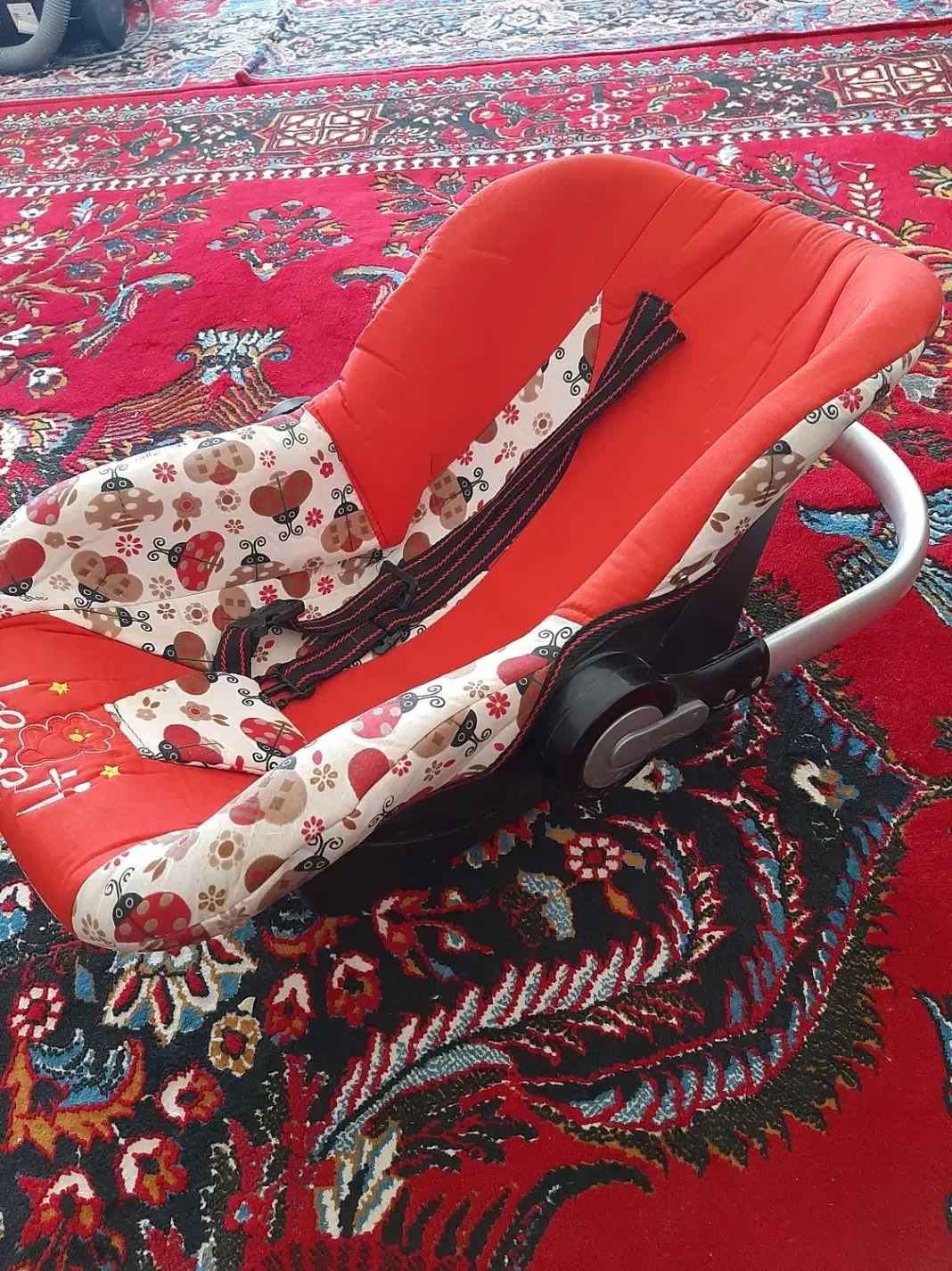 نینی لای لای یا صندلی بچه|تخت و صندلی بچه|دوگنبدان, |دیوار