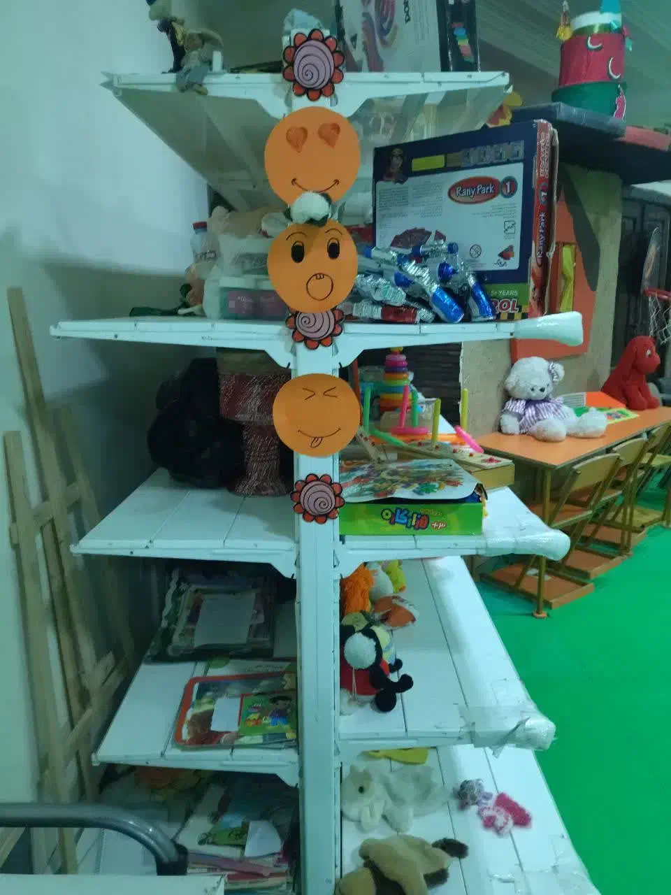 قفسه ی فلزی بسیار محکم وتمیز در حد نو|کتابخانه، شلف، قفسههای دیواری|شهرضا, |دیوار