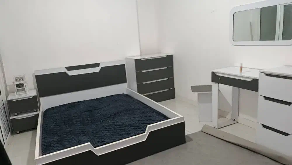 سرویس خواب|تخت و سرویس خواب|دوگنبدان, |دیوار