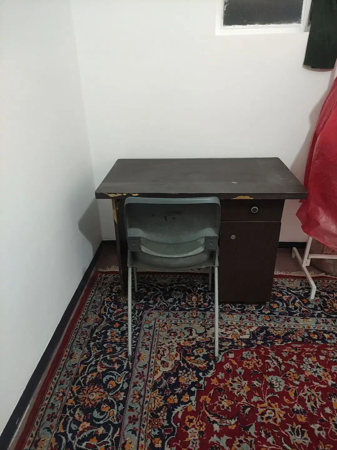 میز|میز تحریر و کامپیوتر|شیراز, شهرک پرواز|دیوار