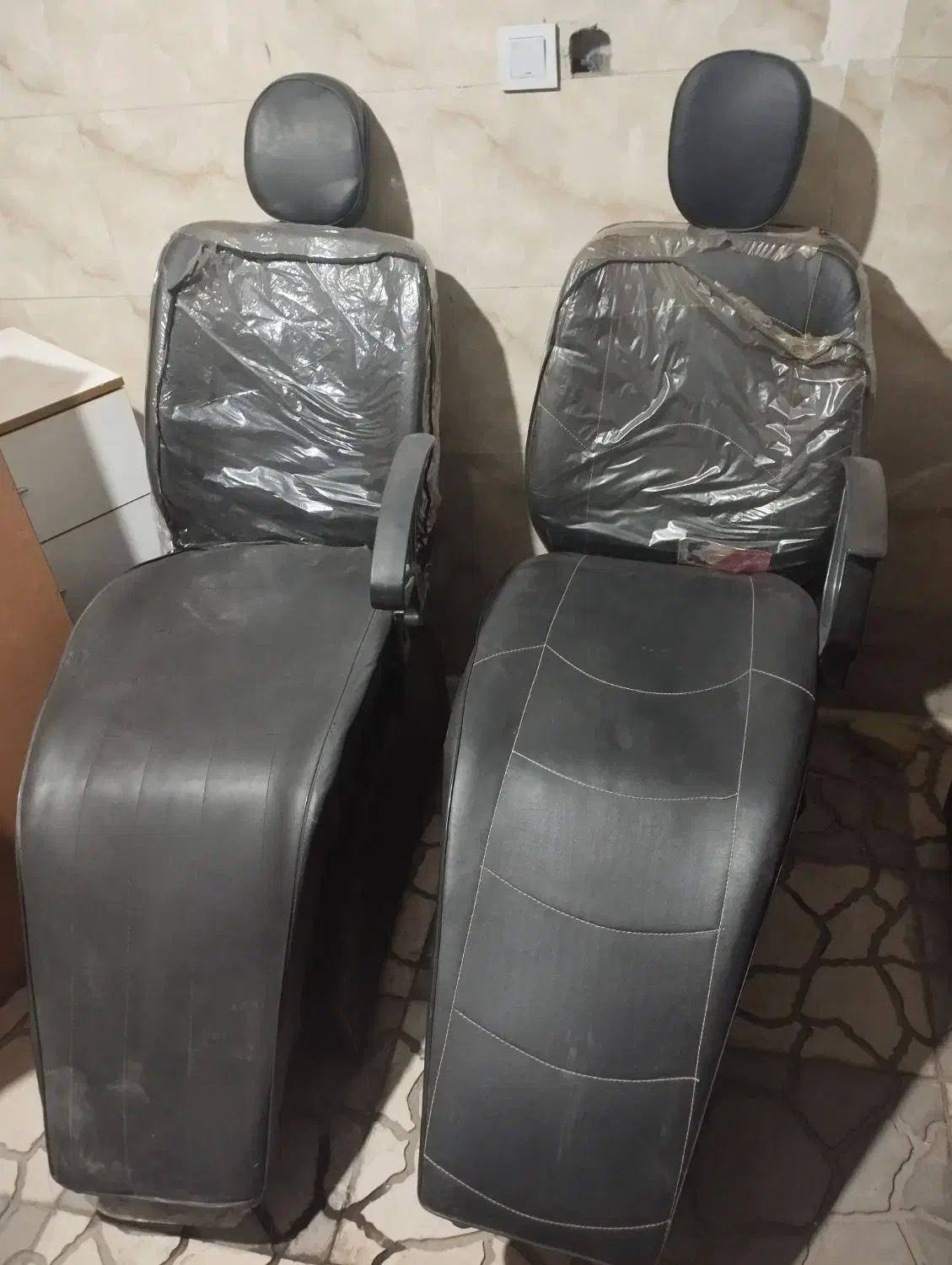 سرشور وصندلی اصلاح آرایشگاه|آرایشگاه و سالن‌های زیبایی|بومهن, |دیوار