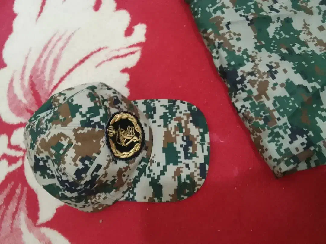 لباس نظامی|لباس|قم, نوقطار|دیوار