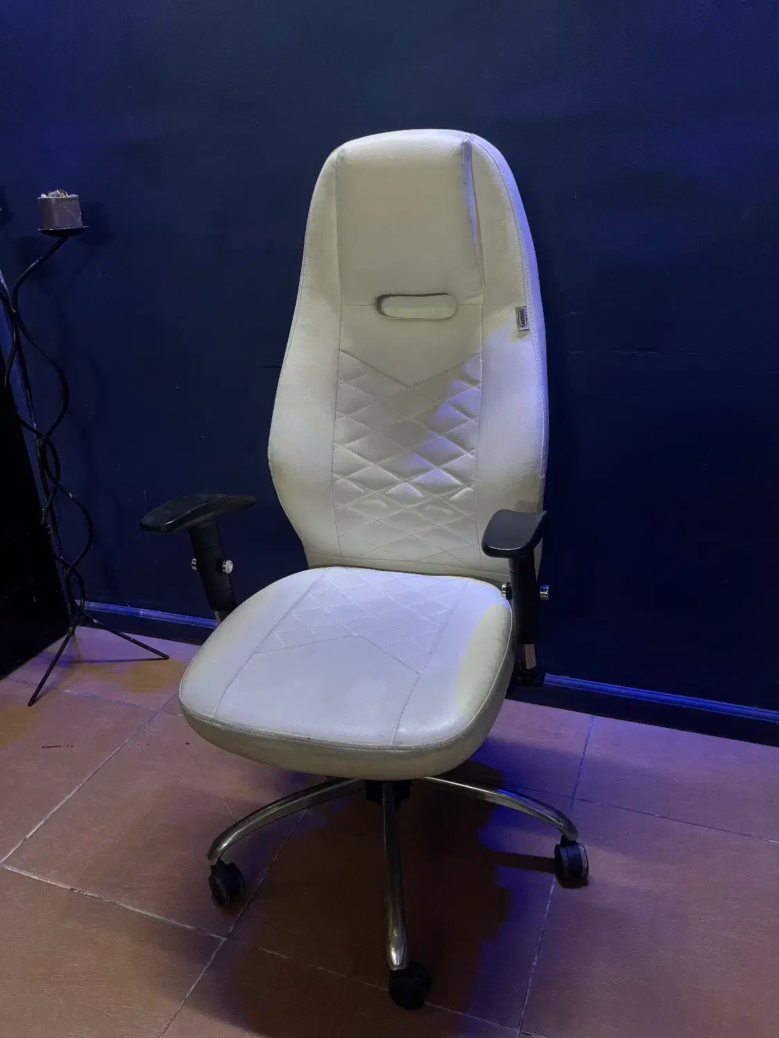 صندلی چرخدار|صندلی و نیمکت|رامسر, |دیوار