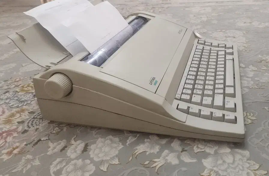 ماشین تایپ و تحریر قدیمی المانی|کلکسیون اشیاء عتیقه|قزوین, |دیوار