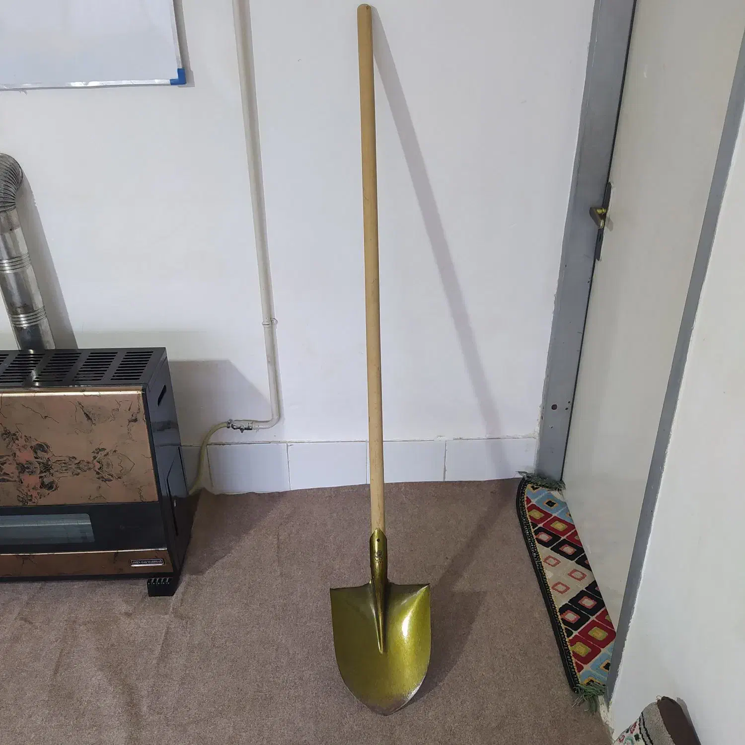 بیل شیر نشان استوک|مصالح و تجهیزات ساختمان|گلبهار, شهر جدید گلبهار|دیوار