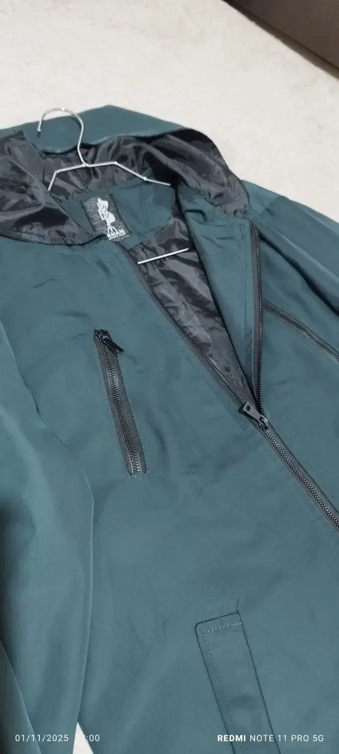 بارونی|لباس|رشت, گیل|دیوار