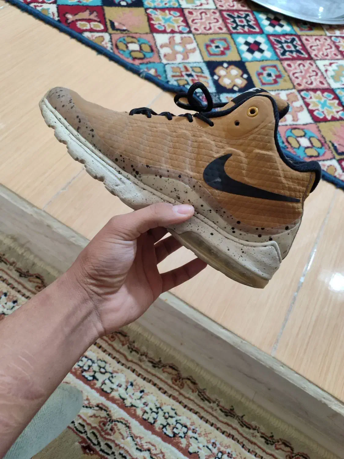 کفش|کیف، کفش، کمربند|سرپل ذهاب, |دیوار