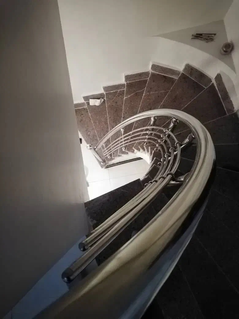 نیازمند نیرو برای نصب نرده|استخدام صنعتی، فنی، مهندسی|قم, سید معصوم|دیوار