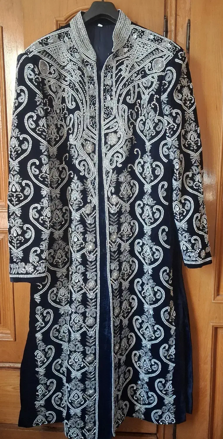 لباس سنتی تاجیکی|لباس|اصفهان, باغ نگاره|دیوار