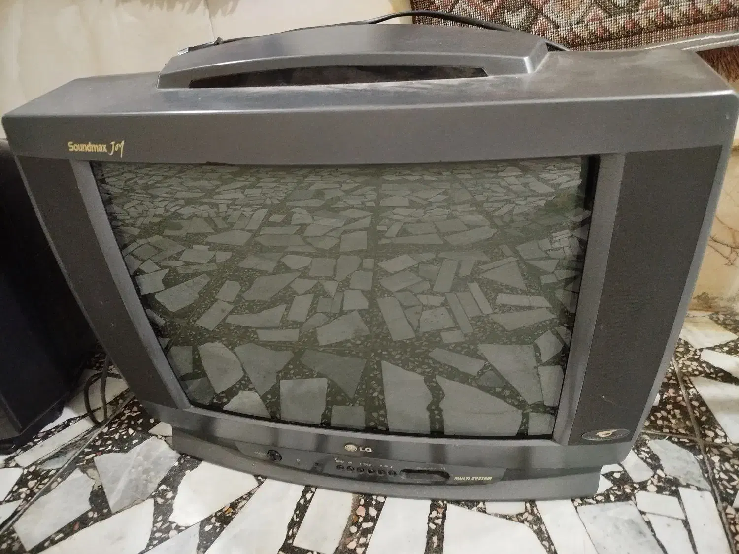 تلویزیون قدیمی کاملا سالم.با خریدار واقعی راه میام|تلویزیون و پروژکتور|فومن, |دیوار