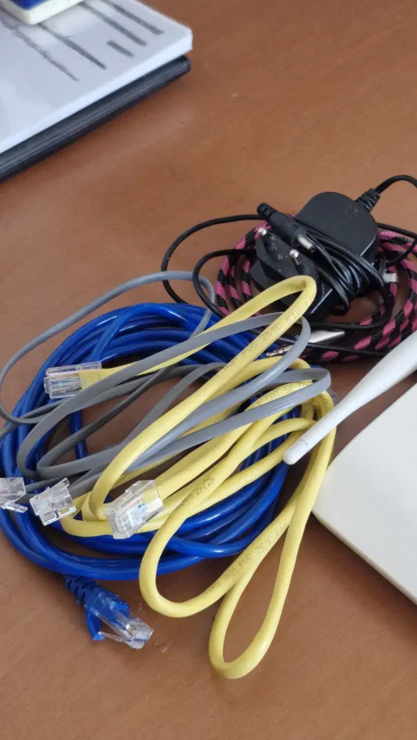 مودم Dlink 2730U با کابل تلفن و کابل LAN|مودم و تجهیزات شبکه|نیشابور, بزرگمهر|دیوار