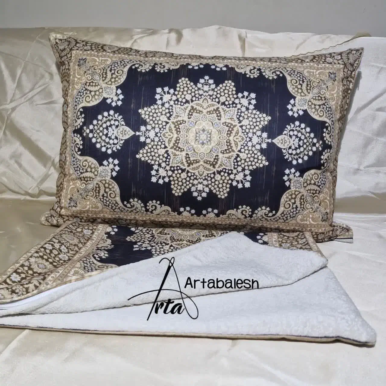 روبالشتی سلطنتی|رختخواب، بالش، پتو|هیرمند, |دیوار