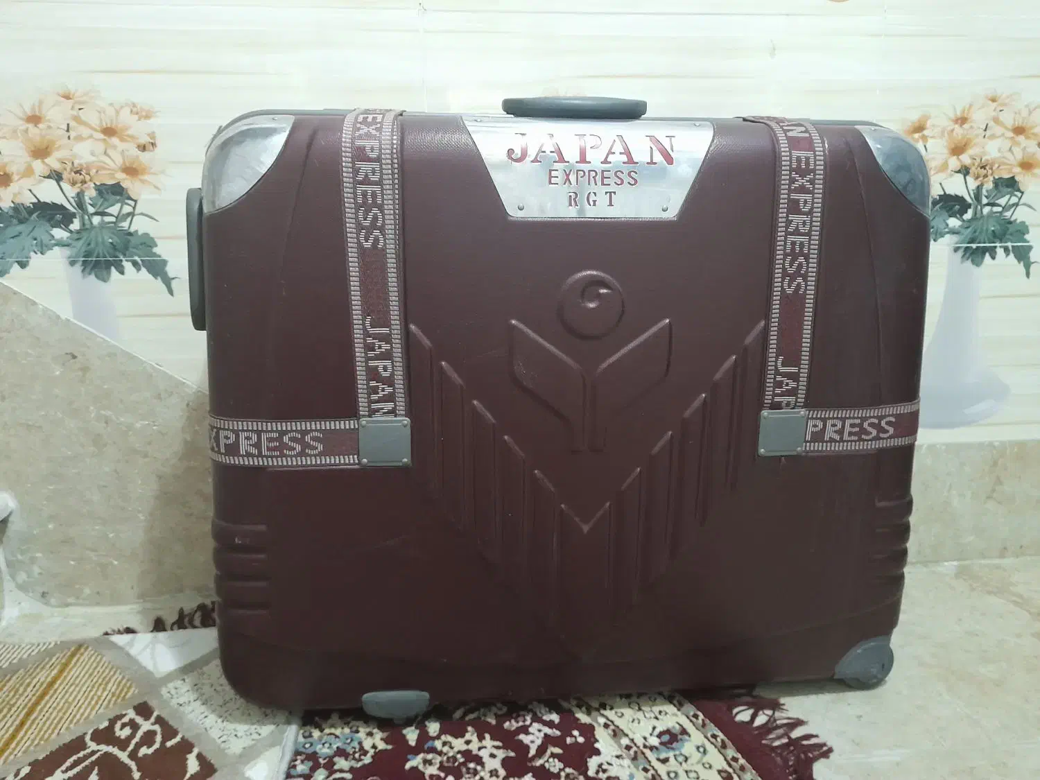 چمدان مسافرتی بزرگ|کیف، کفش، کمربند|ارومیه, |دیوار