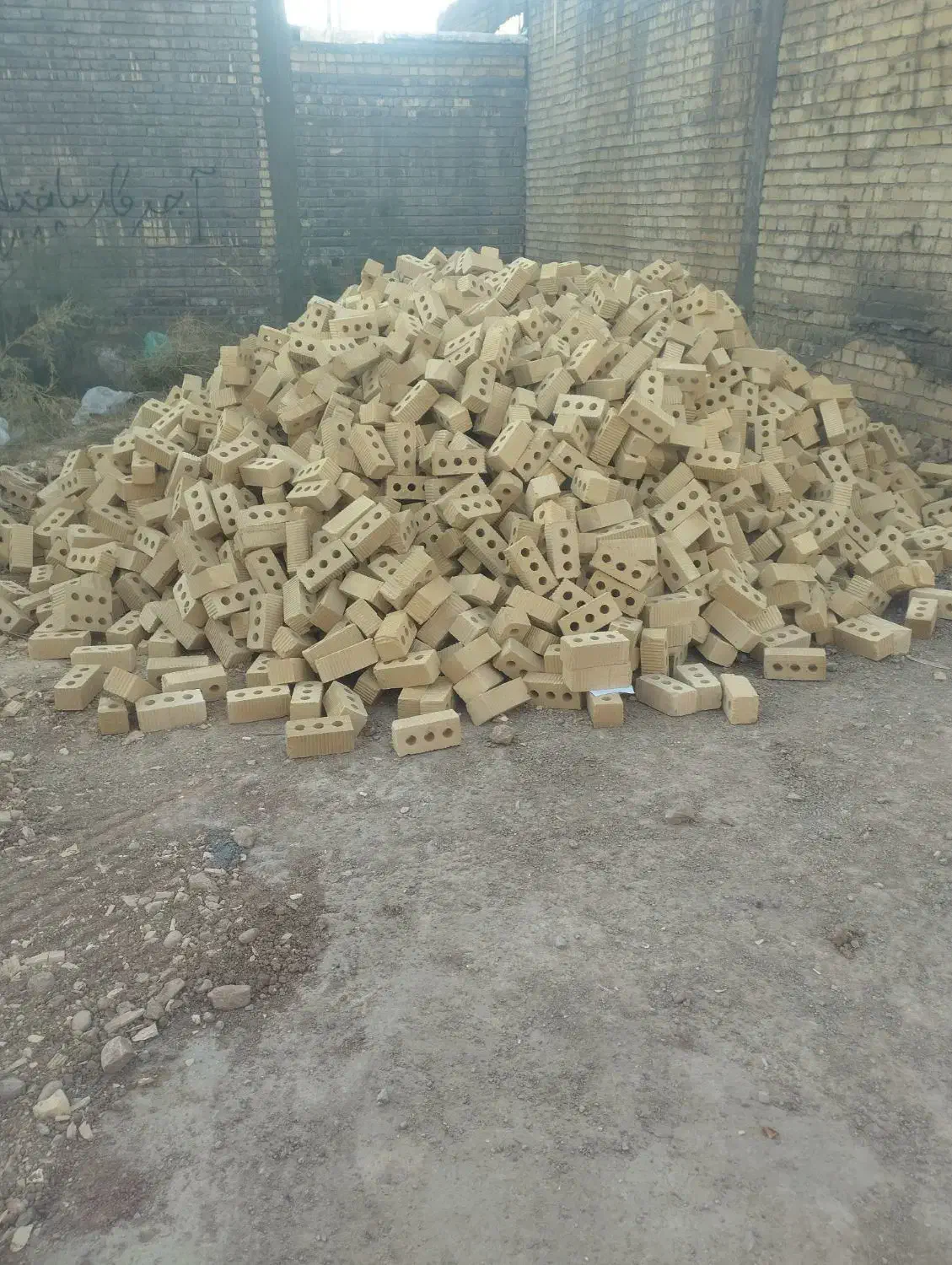 فروش آجر سه گل و گری مرودشت|عمده‌فروشی|شیراز, کرونی(خاتونک)|دیوار