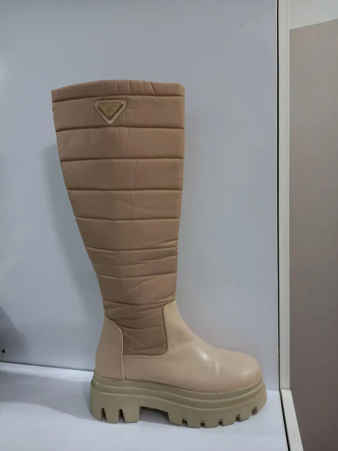 چکمه|کیف، کفش، کمربند|خرم‌آباد, |دیوار