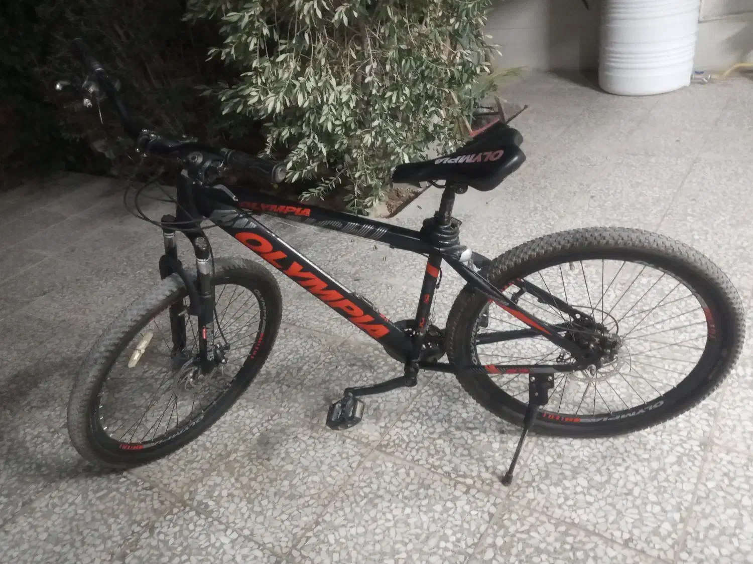 دوچرخه|دوچرخه، اسکیت، اسکوتر|طبس, |دیوار