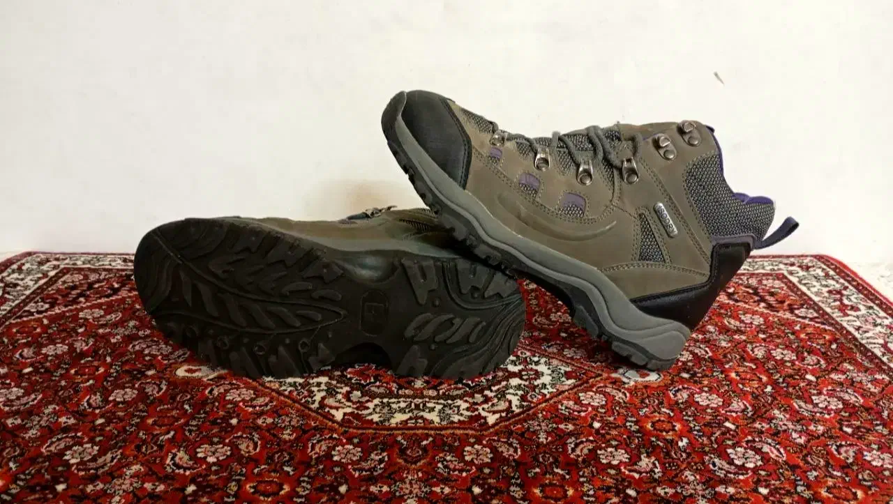 پوتین بوت کوهنوردی اورجینال|کیف، کفش، کمربند|همدان, |دیوار