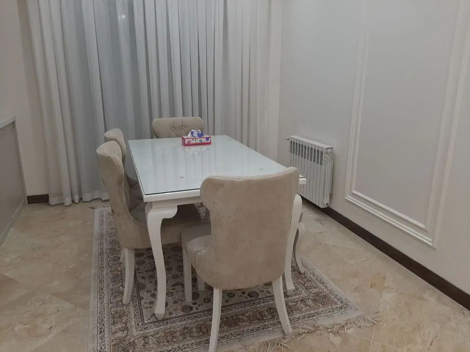 مبل هفت نفره و میز ناهارخوری شش نفره|مبلمان خانگی و میز عسلی|تهران, کرمان|دیوار