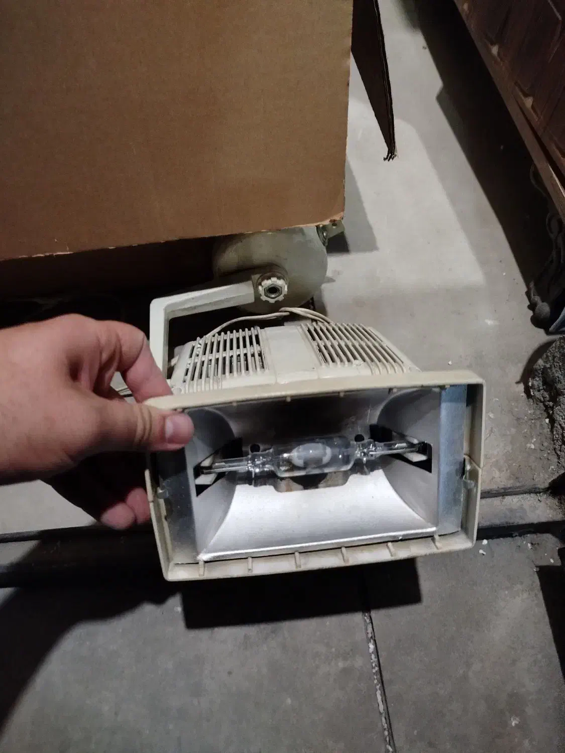 پروژکتور|لامپ و چراغ|تبریز, |دیوار