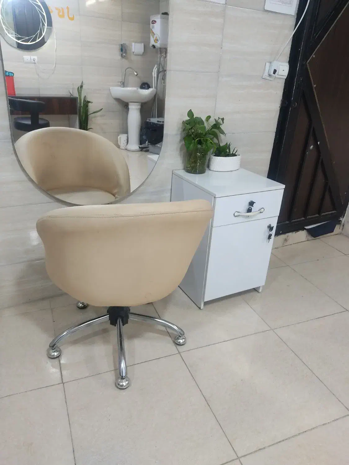 لوازم ارایشگاه زنانه حراج|آرایشگاه و سالن‌های زیبایی|صدرا-فارس, فاز ۱|دیوار