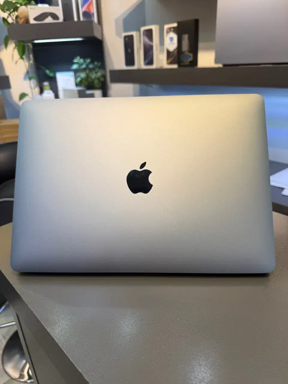 مک بوک ایر|رایانه همراه|شیراز, ملاصدرا|دیوار