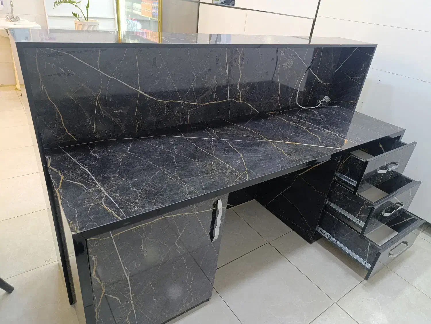 میز(اداری،فروشگاهی)|میز تحریر و کامپیوتر|درگهان, |دیوار