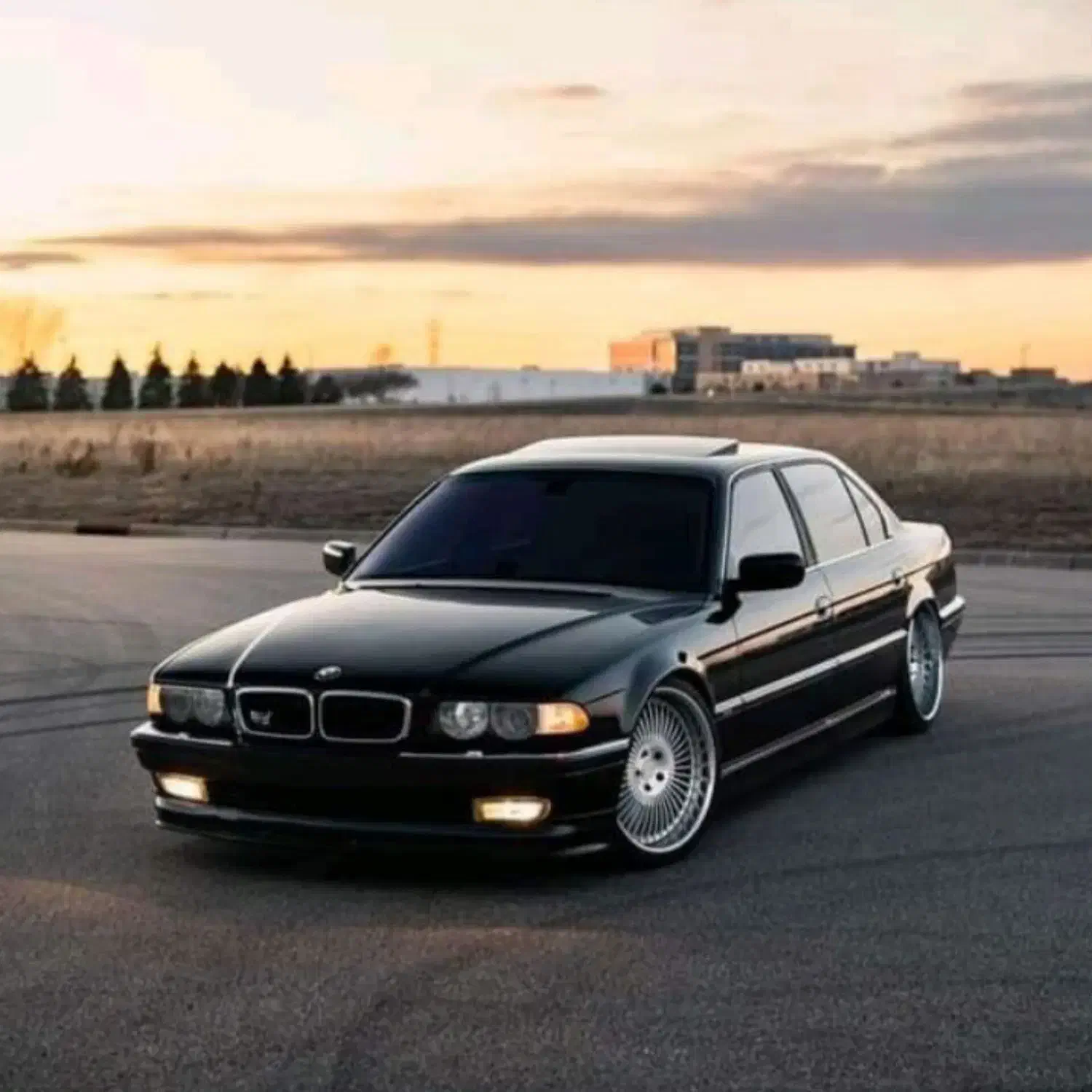 بی ام و کلاسیک/ معاوضه تصادفی|خودرو سواری و وانت|مشهد, هنرستان|دیوار