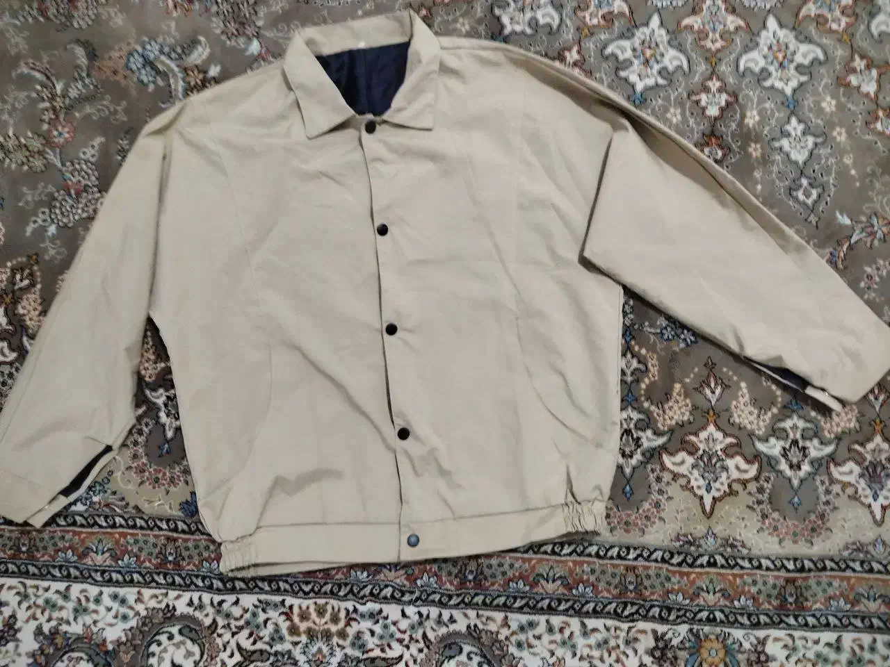 لباس|لباس|فولادشهر, C3|دیوار