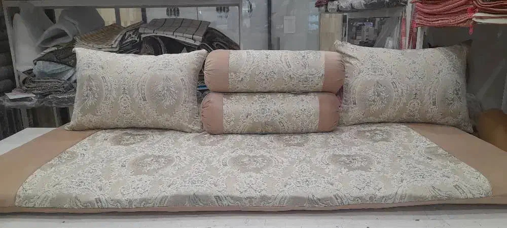 شاه نشین پشتی بالش|رختخواب، بالش، پتو|بروجرد, |دیوار