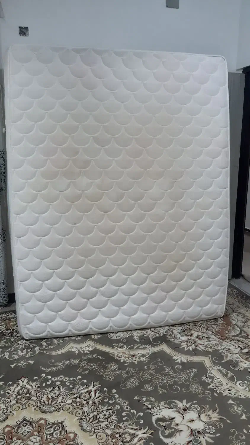 تشک|تشک تختخواب|دوگنبدان, |دیوار